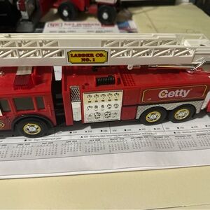 GETTY FIRE RESCUE TRUCK – 2001 -  8th SERIES  - Not Tested